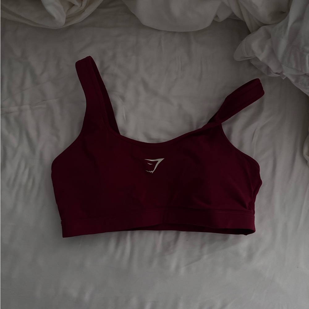 Gymshark sports bra. Size medium. Great condition.